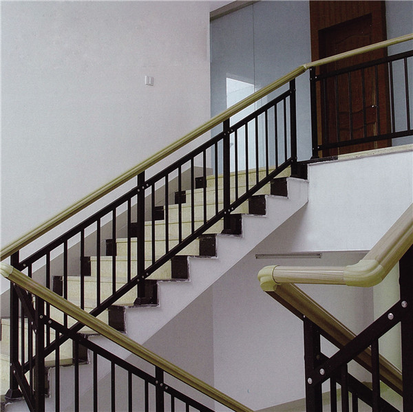 標準樓梯扶手高度是多少?